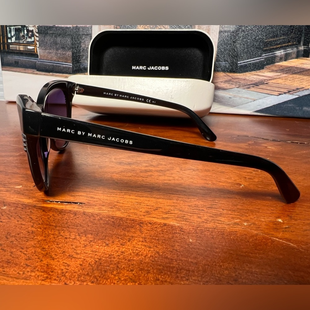 Marc by Marc Jacobs sunglasses with case - Picture 5 of 8